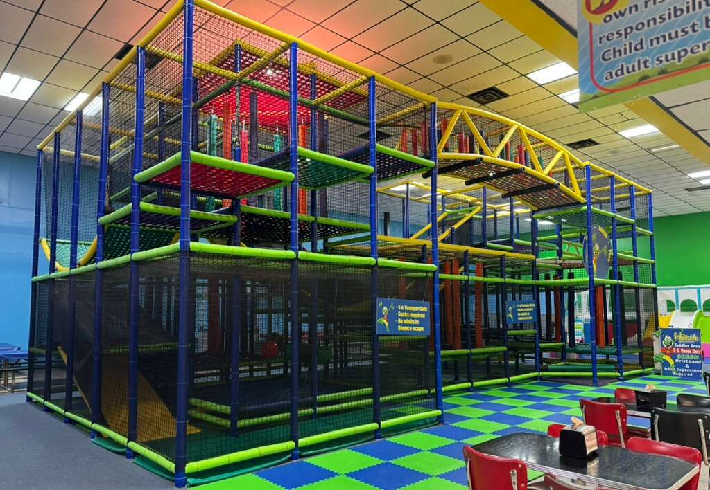 M36489 - June 2023 Infographic - Beat the Heat Why Indoor Playgrounds are Perfect for Summer.jpg